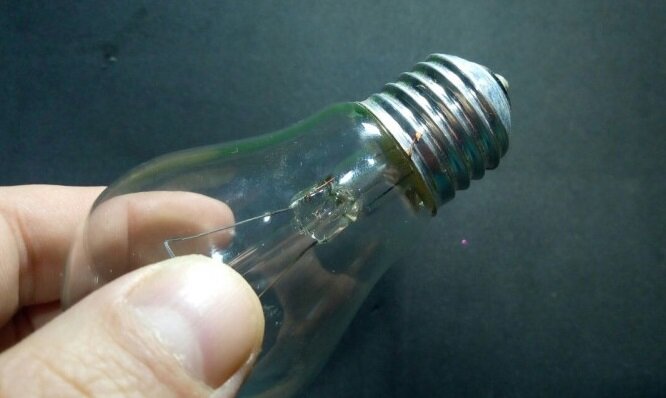 666 - Интересный лайфхак из перегоревшей лампочки Ильича