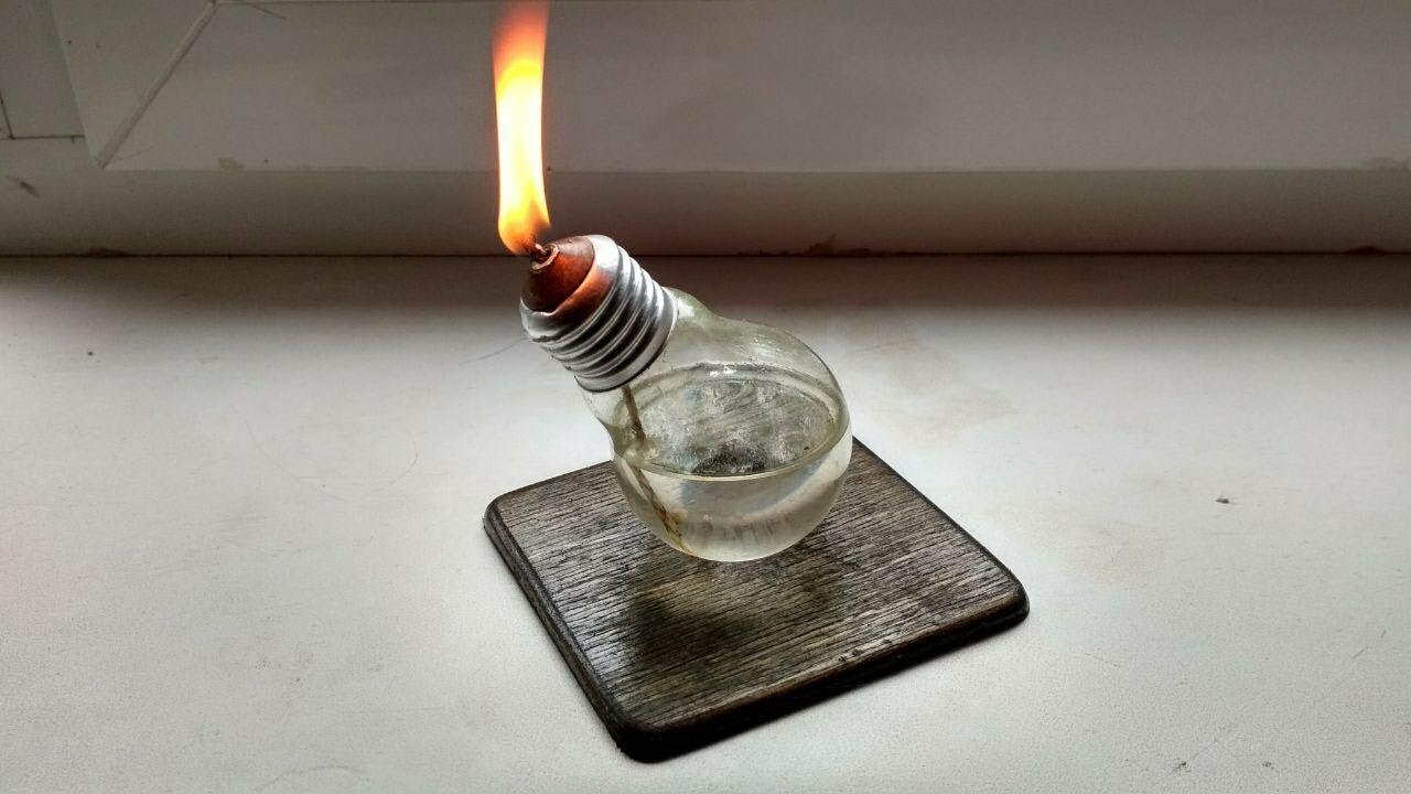 306304 59ad0d3f6560359ad0d3f6563f 2 - Делаем свечу из лампочки Ильича